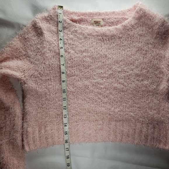 Bundle of 2 Mossimo cropped shimmery fuzzy sweaters with extra long sleeves - Picture 6 of 16
